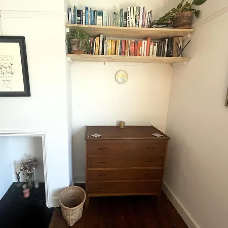 Nyaraló Comfortable Escape In Vibrant Easton *