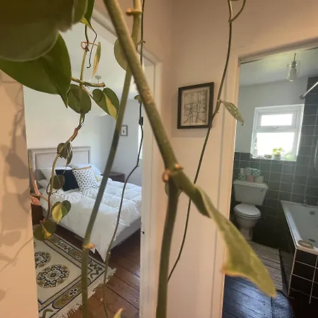Comfortable Escape In Vibrant Easton * Bristol