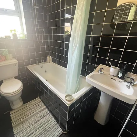 Ferienhaus Comfortable Escape In Vibrant Easton