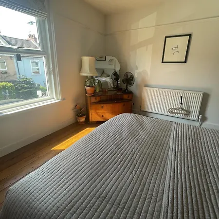 Comfortable Escape In Vibrant Easton Ferienhaus Bristol