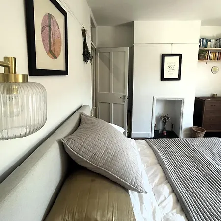 Comfortable Escape In Vibrant Easton Ferienhaus Bristol