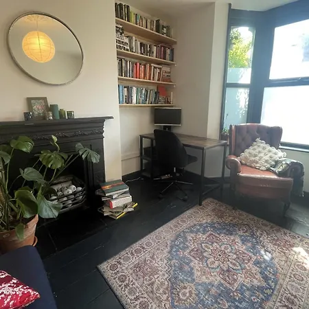 펜션 Comfortable Escape In Vibrant Easton