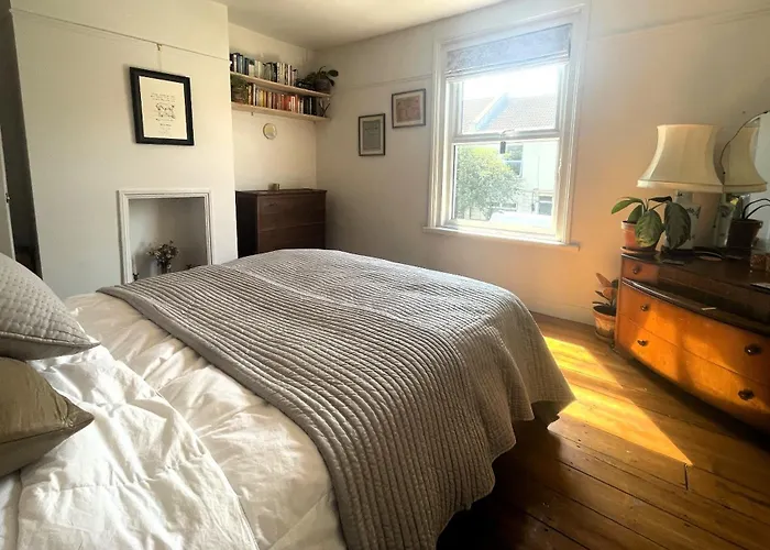 Comfortable Escape In Vibrant Easton * Bristol